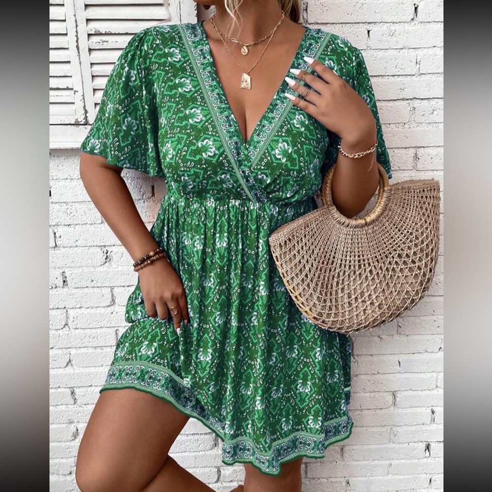 Boho plus size floral print butterfly sleeve dress red - Picture 9 of 10